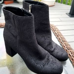 Indigo Rd. Booties, sz 8
